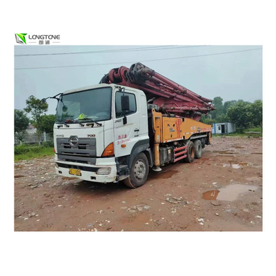 Caminhão usado da bomba concreta com volume do tanque do diâmetro 700L do cilindro de bomba de 230mm